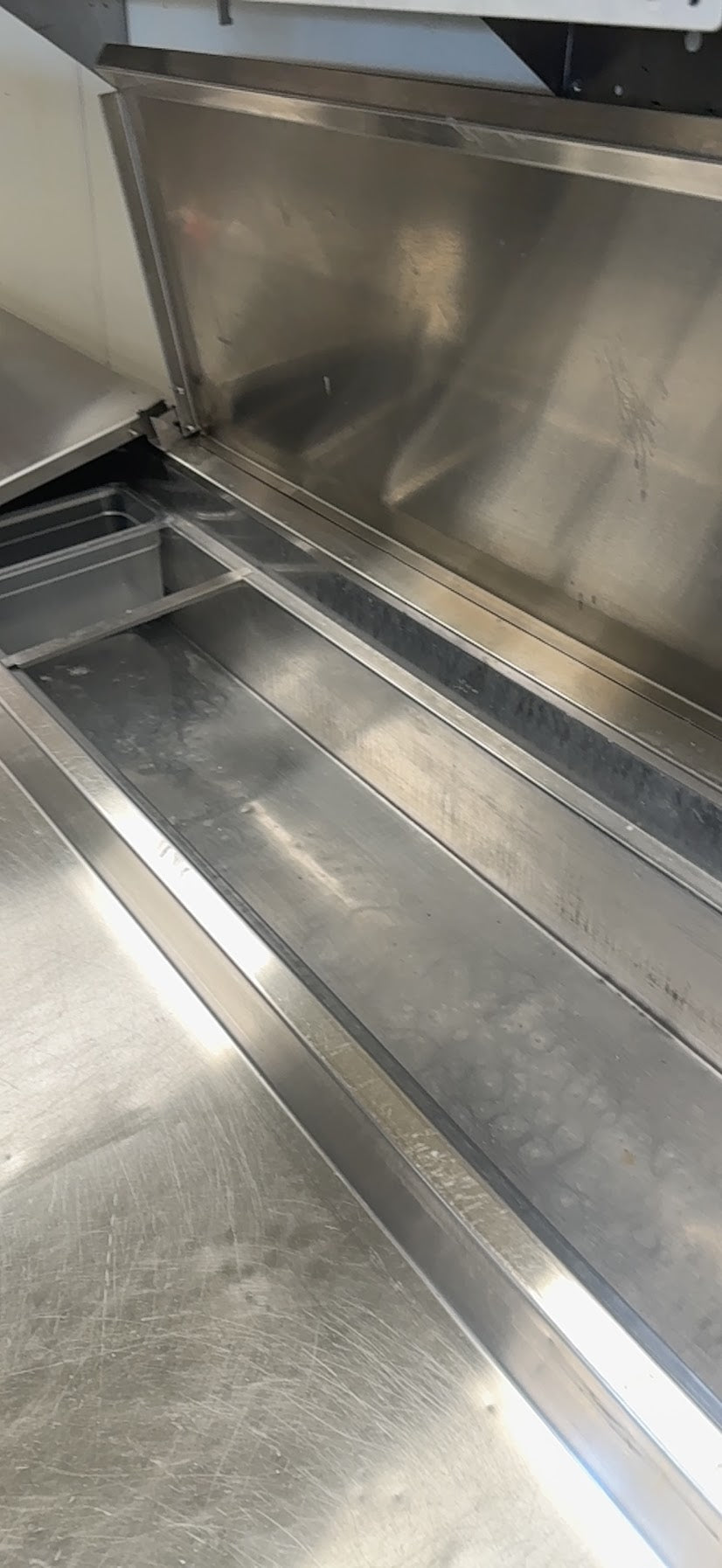 Randell Commercial Pizza Prep Table Refrigerator 111 Inch 84111N